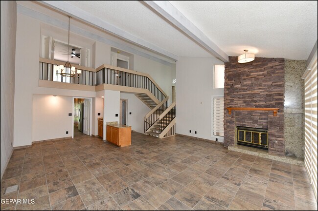 Building Photo - 5900 Mira Hermosa Dr