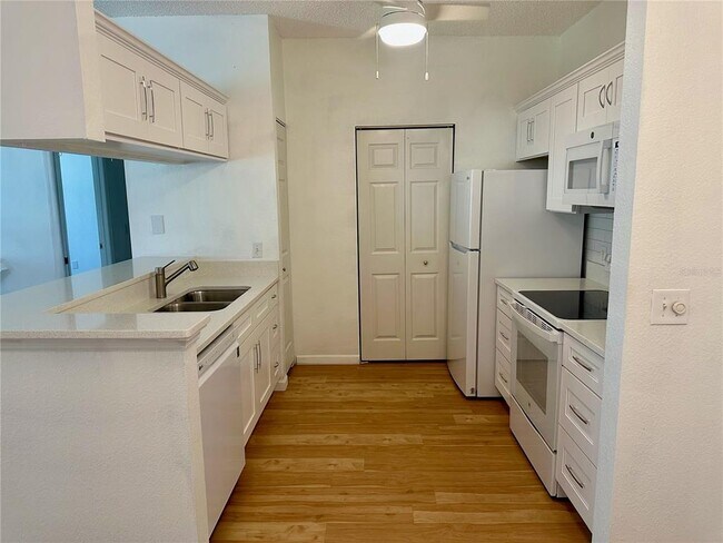 Building Photo - 624 Arbor Lakes Cir