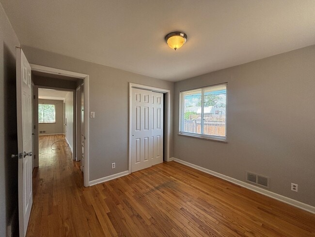 Building Photo - 935 Winona Ct