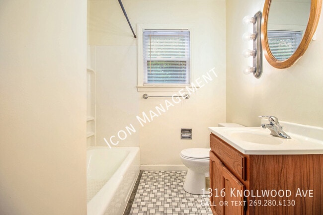 Building Photo - 1316 Knollwood Ave