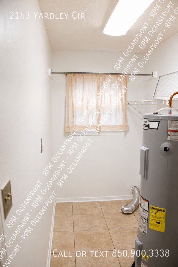 Building Photo - 2143 Yardley Cir