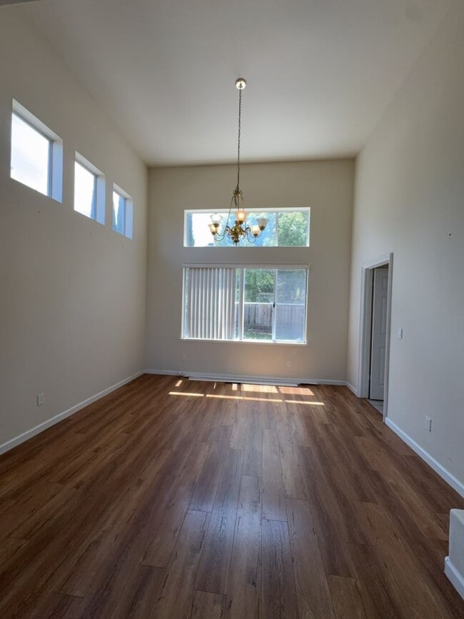 Building Photo - 5152 Renaissance Ct