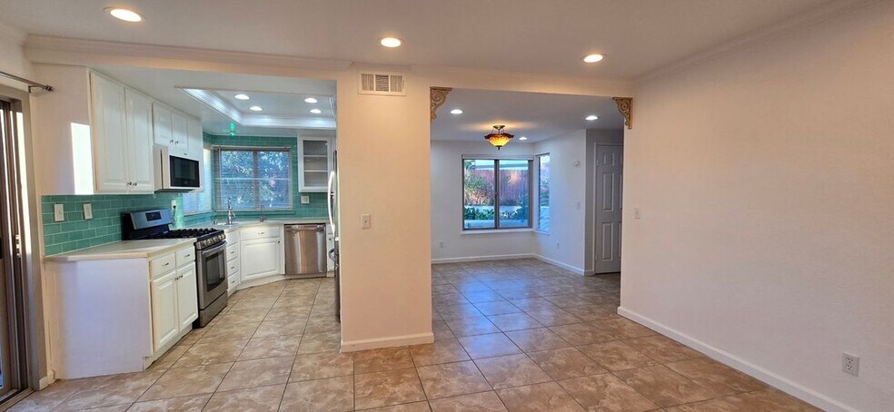 Building Photo - 11352 Meadow Flower Pl