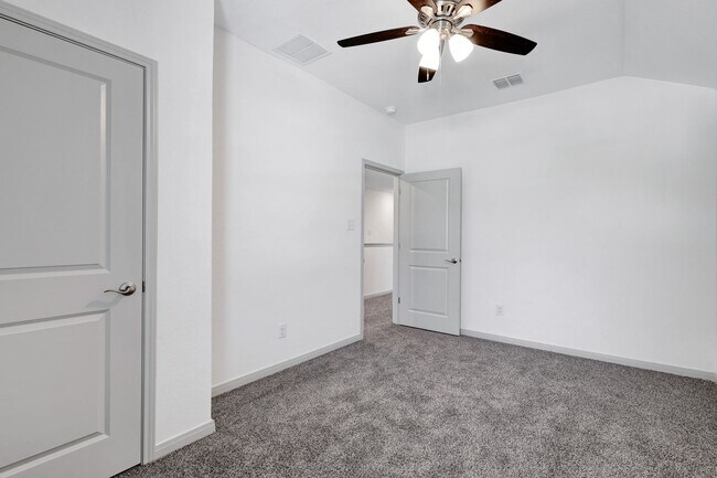 Building Photo - Beautifully Designed Townhome with Upscale Finishes