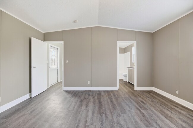 Building Photo - 2382 Bass Dr