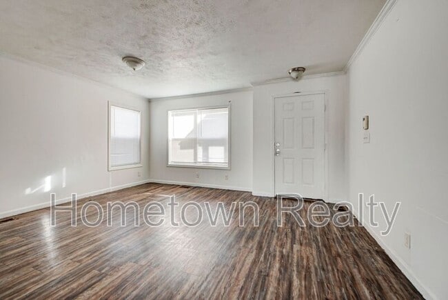 Building Photo - 2701 S Phillips Ave