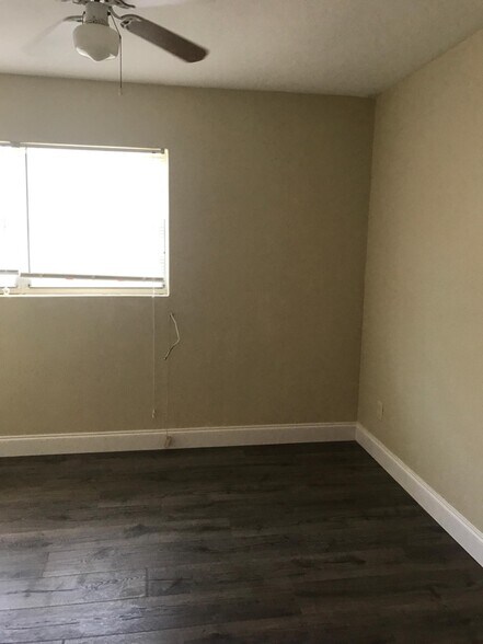 Building Photo - 331 A Ln