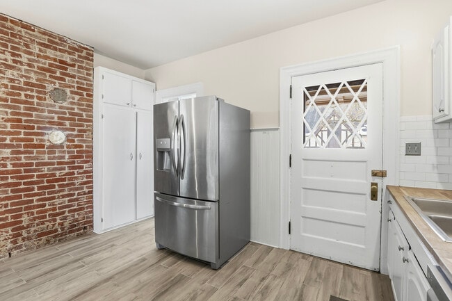 Building Photo - 1 Fox Hill Dr