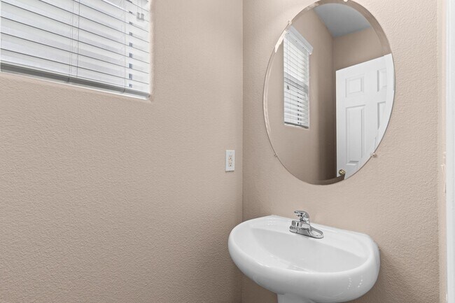 Building Photo - NW!! GATED!! Playground!!!Low maintenance ...