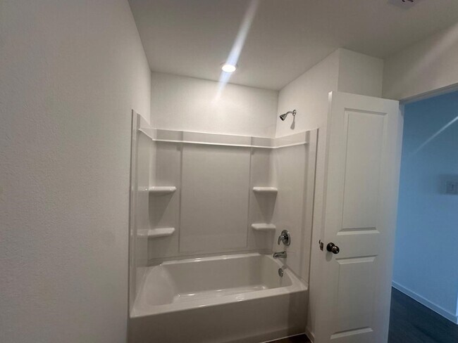 Building Photo - 26906 Rosebay Wds Dr