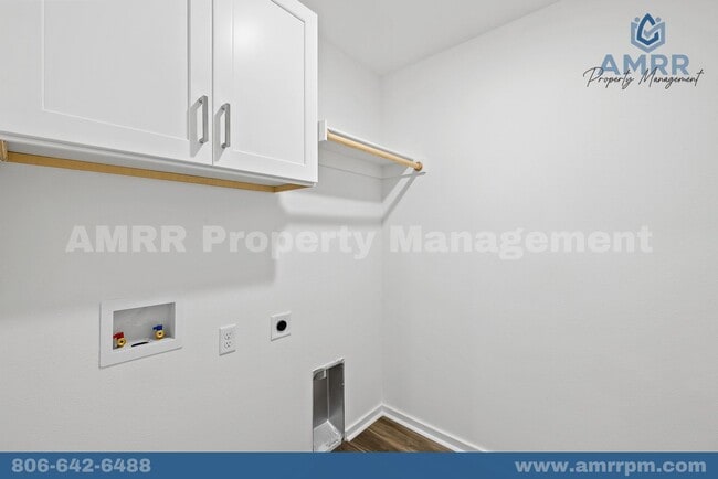 Building Photo - New Beginnings Start At AMRR: 4 bedroom in Apple Crossing!