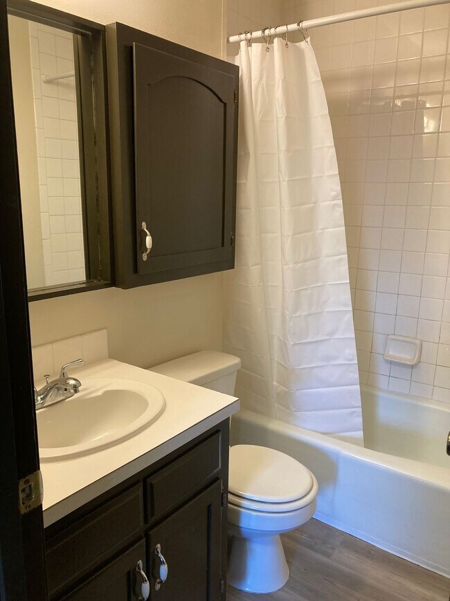 Building Photo - SW 1 bedroom 1 bath apartment for rent