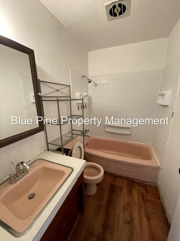 Building Photo - 262 Pine St