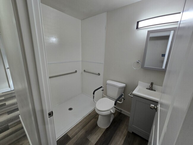 Building Photo - 5305 Santa Margarita St