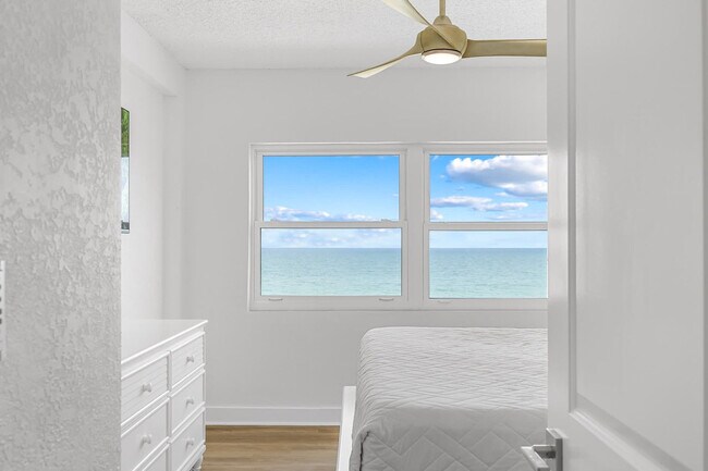 Building Photo - 205 Jimmy Buffett Mem Hwy