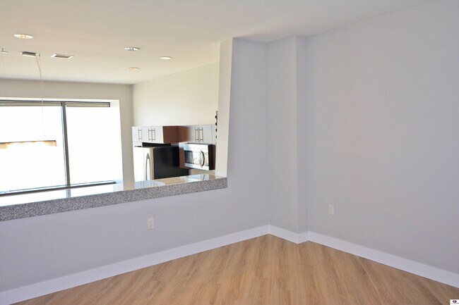 Building Photo - 1100 Wilshire Blvd