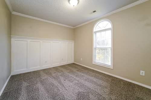 Building Photo - 905 Castlerock Way