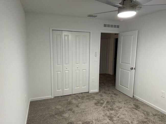 Building Photo - 4 Bed / 2.5 Bath Home – Available Septembe...