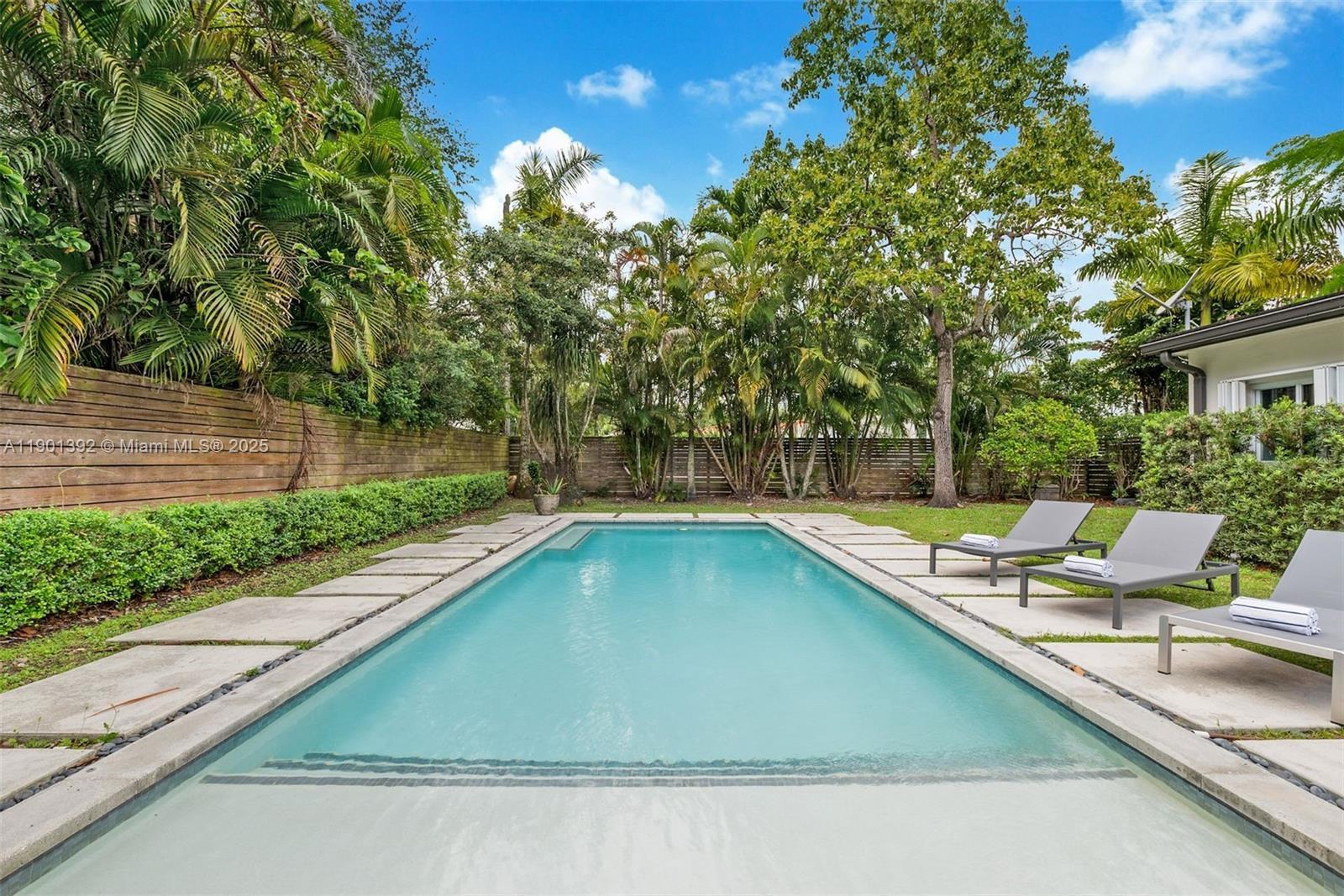 Building Photo - 5800 SW 50th Ter