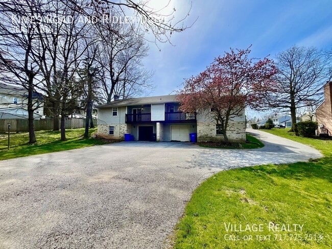 Building Photo - *** Available mid-June! *** Large, remodel...