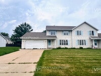 Building Photo - 1025 Melody Dr