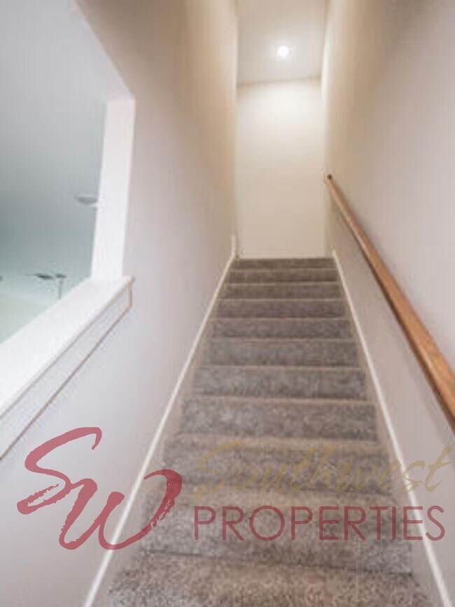 Building Photo - Ebony & Ivory Townhome — Fully Furnished + Walk to Tarleton!