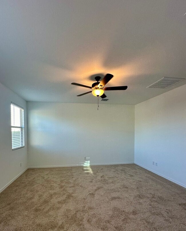 Building Photo - SENTERO CROSSING 3 bed 2 bath home