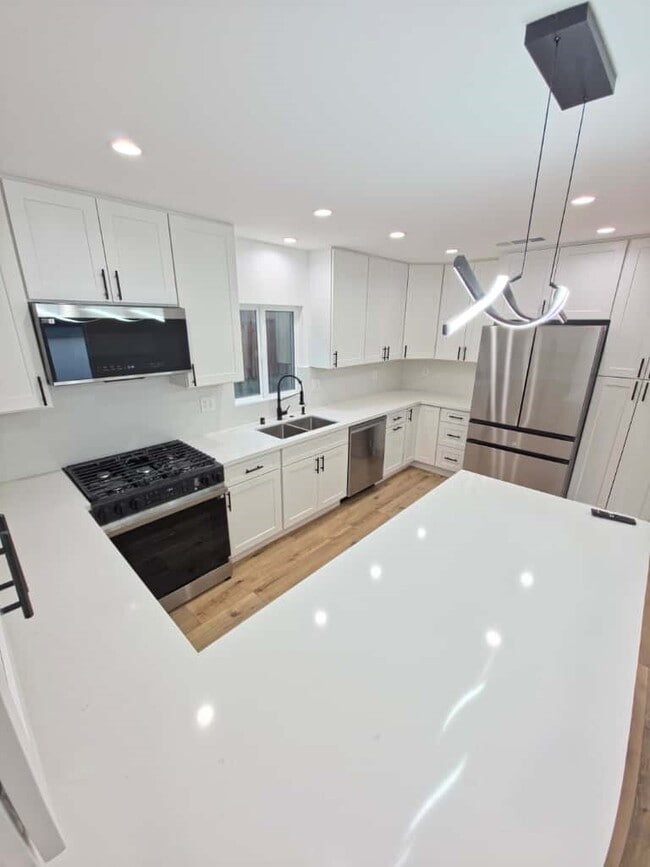 Building Photo - 7045 Nestle Ave