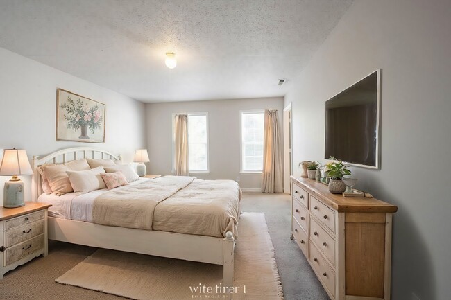Building Photo - Charming 3-Bedroom Home with 2.5 Baths - Greenfield, IN!