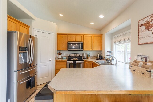 Building Photo - Just listed home for rent!