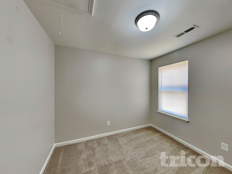 Building Photo - 6432 Pennacook Dr