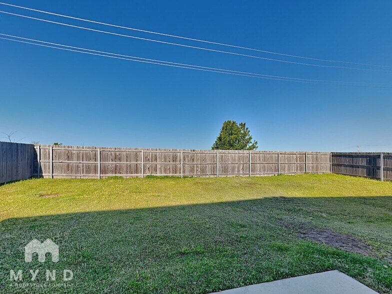 Building Photo - 2013 Orchid Ln