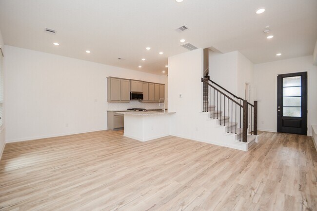 Building Photo - 571 Dry Fork Ln