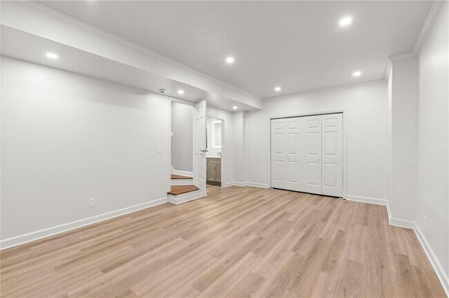 Building Photo - 459 Atlanta Country Club Dr