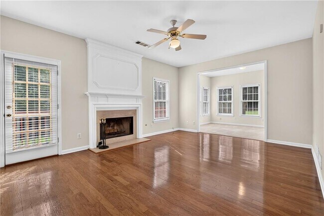 Building Photo - 2311 Ravinia Ct NE