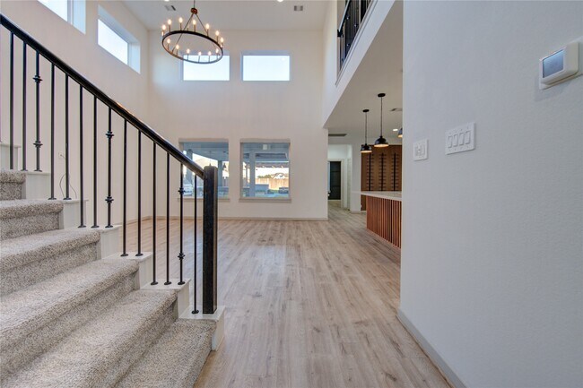 Building Photo - 3223 Cripple Creek Dr