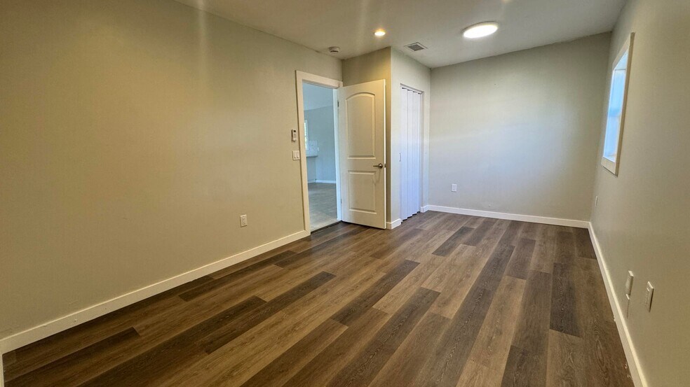 Building Photo - 8395 Garden Gate Pl