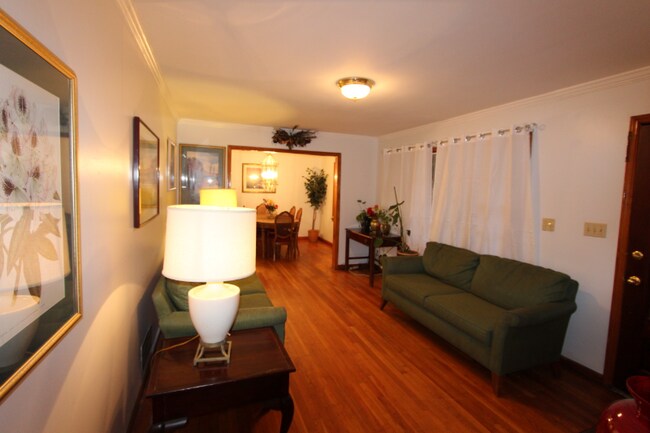 Building Photo - 2264 Columbia Dr