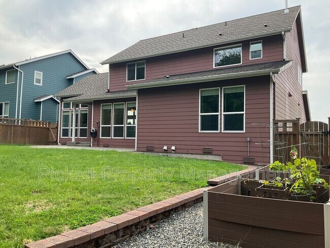 Building Photo - 770 Tufts Ave E