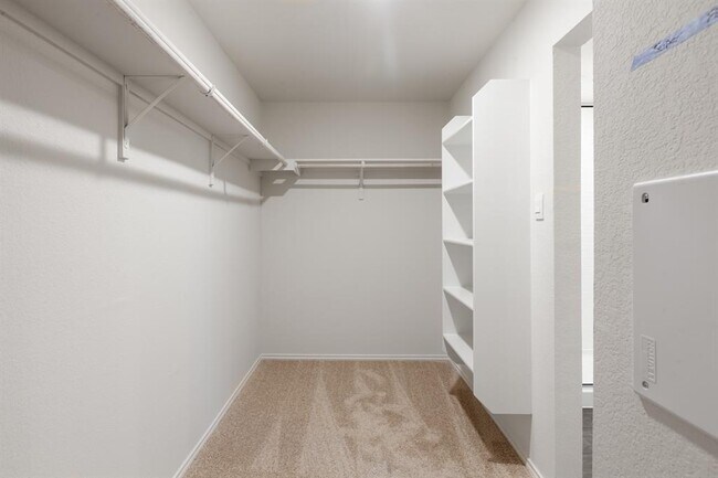 Building Photo - 128 Granary Dr