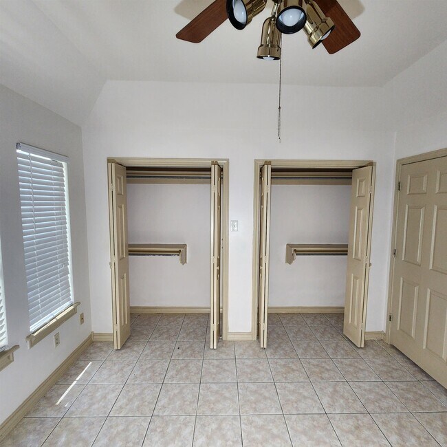 Building Photo - 8505 Ficus Cir