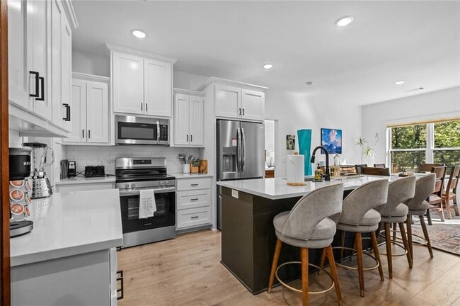 Building Photo - 45 Blairgowrie Dr
