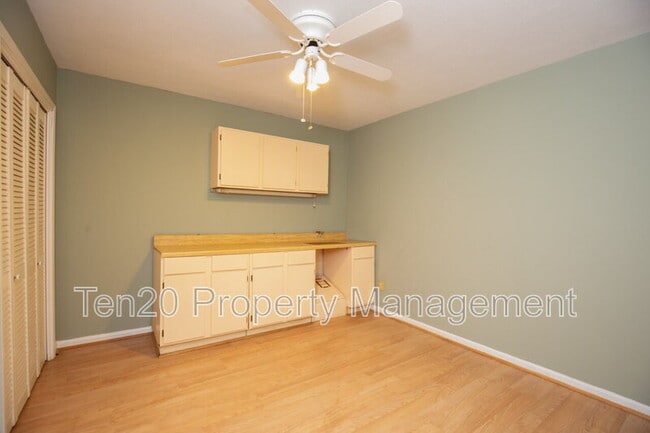 Building Photo - 6124 Canterbury Dr