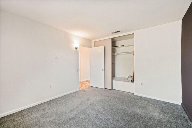 Building Photo - 77530 California Dr