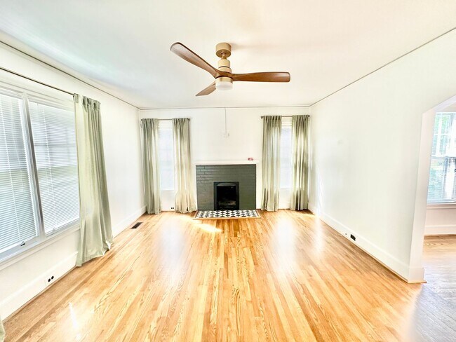 Building Photo - 441 Jackson St