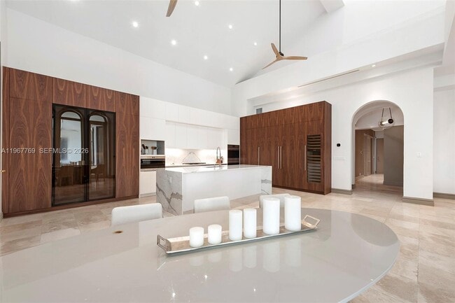 Building Photo - 432 S Hibiscus Dr