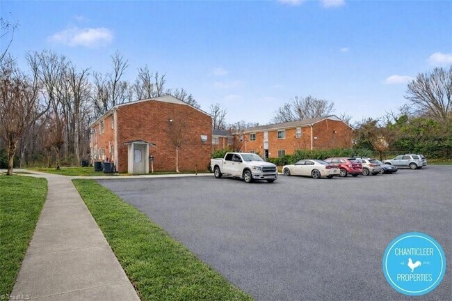Building Photo - 1603 Autumn Dr