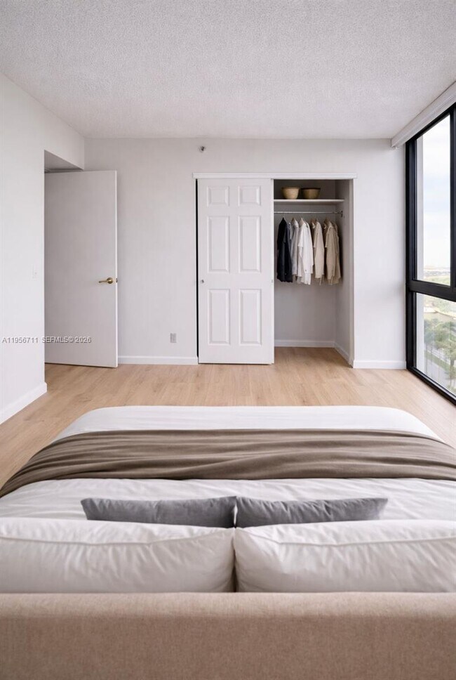 Building Photo - 3610 Yacht Club Dr