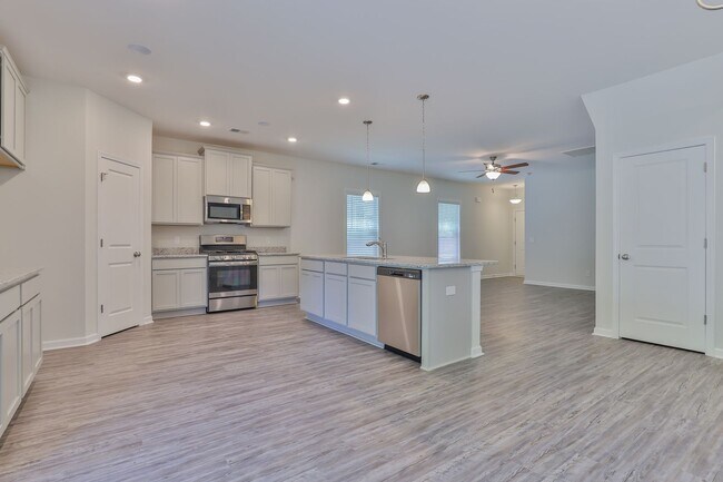Building Photo - 764 Shull St