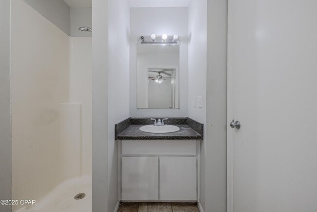 Building Photo - 7813 N Lagoon Dr